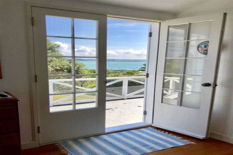 Photo of property in 12 Brind Road, Russell, 0202