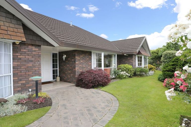Photo of property in 12 Balcairn Place, Terrace End, Palmerston North, 4410