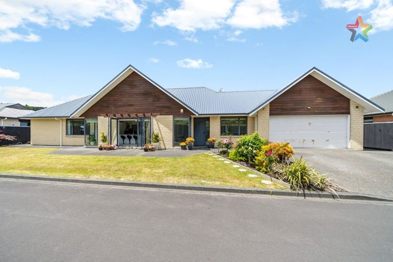 Photo of property in 7 Cottle Heath Close, Manor Park, Lower Hutt, 5019