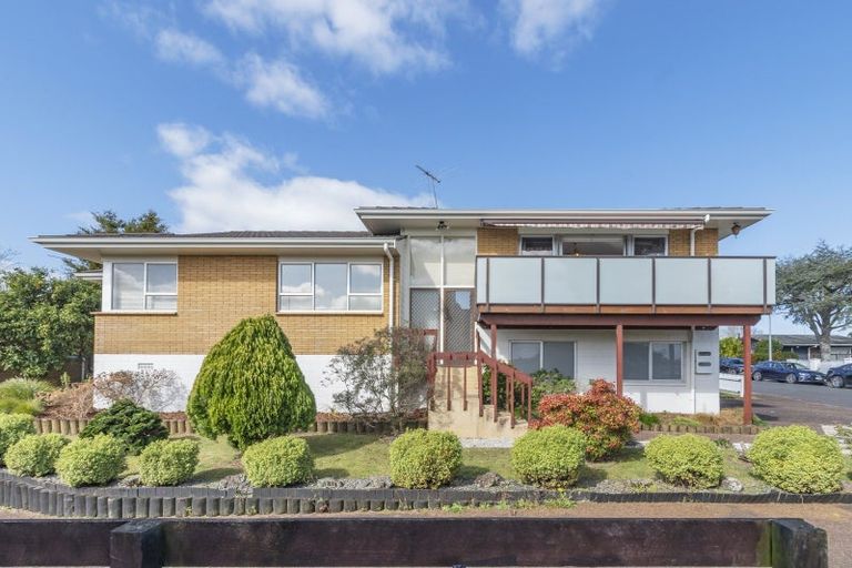 Photo of property in 2/18 Hanover Place, Pahurehure, Papakura, 2113