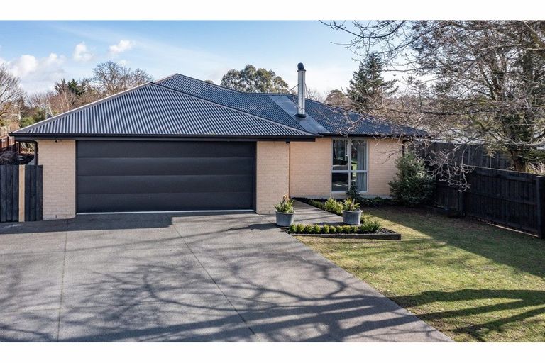 Photo of property in 177b High Street, Oxford, 7430