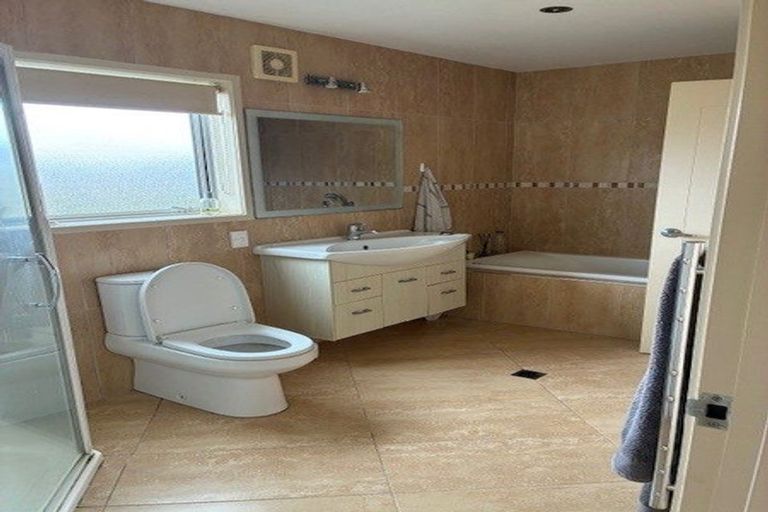 Photo of property in 210 Clovelly Road, Bucklands Beach, Auckland, 2012