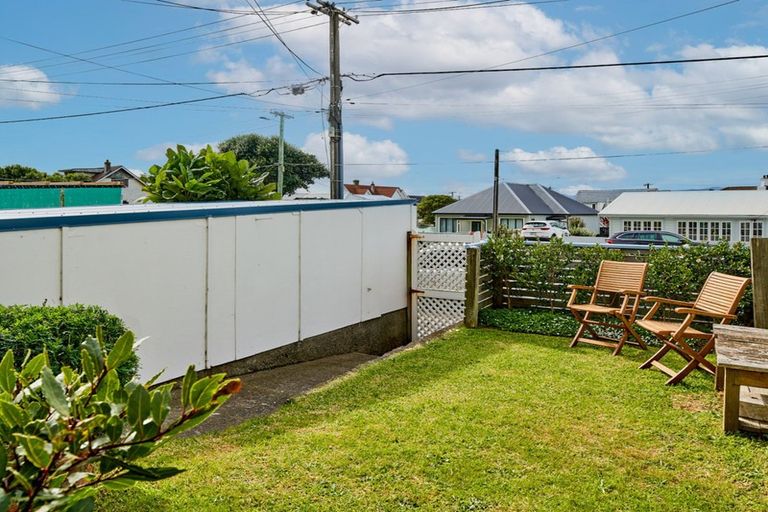 Photo of property in 230a Sutherland Road, Lyall Bay, Wellington, 6022
