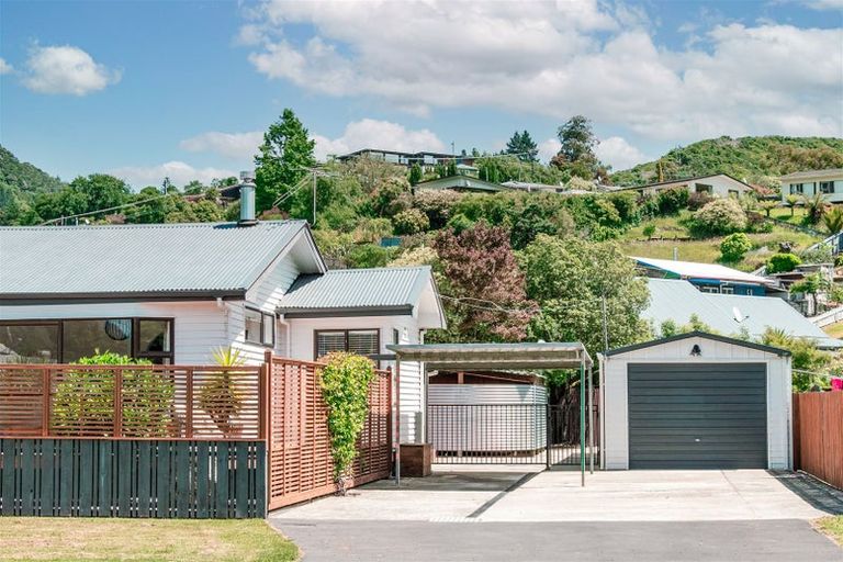 Photo of property in 21 Oxford Street, Picton, 7220