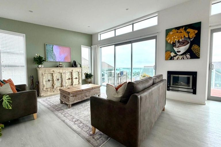 Photo of property in 72 Waikite Road, Welcome Bay, Tauranga, 3112