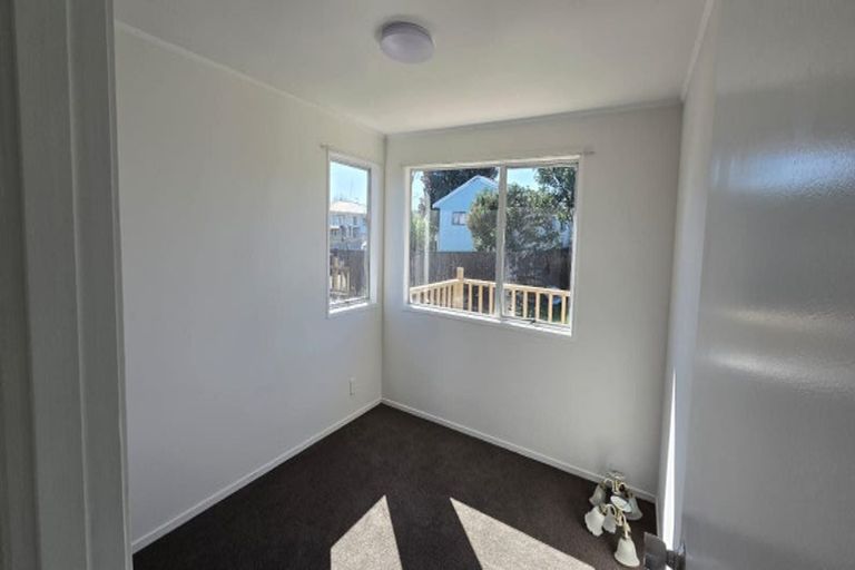 Photo of property in 21 Benton Place, Manurewa, Auckland, 2102