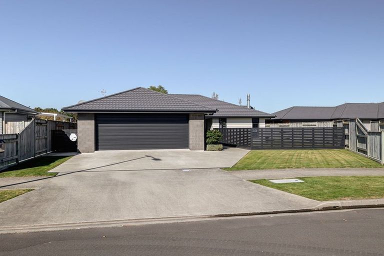Photo of property in 33 Monarch Drive, Ashhurst, 4810