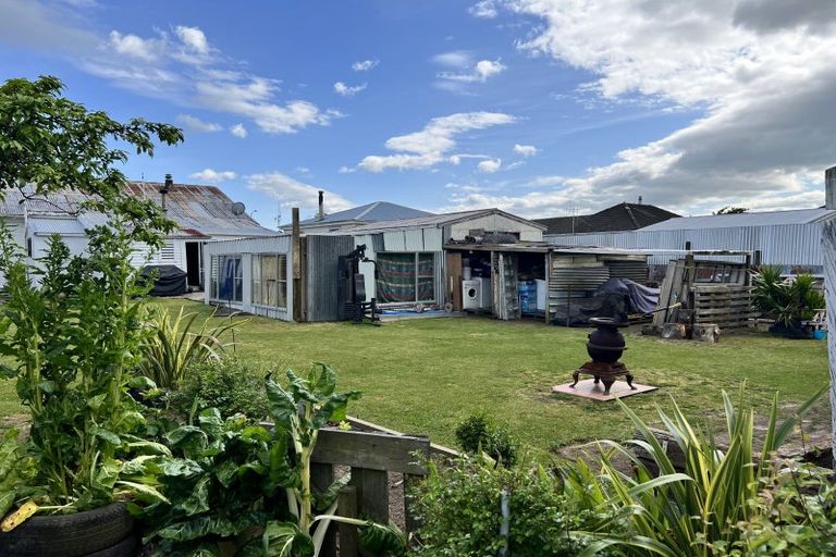 Photo of property in 42 Tennyson Street, Dannevirke, 4930