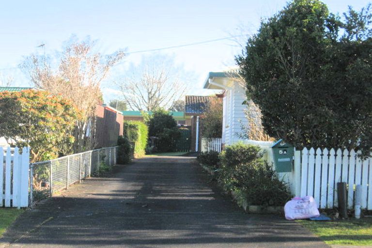 Photo of property in 2/5 Edmund Hillary Avenue, Papakura, 2110