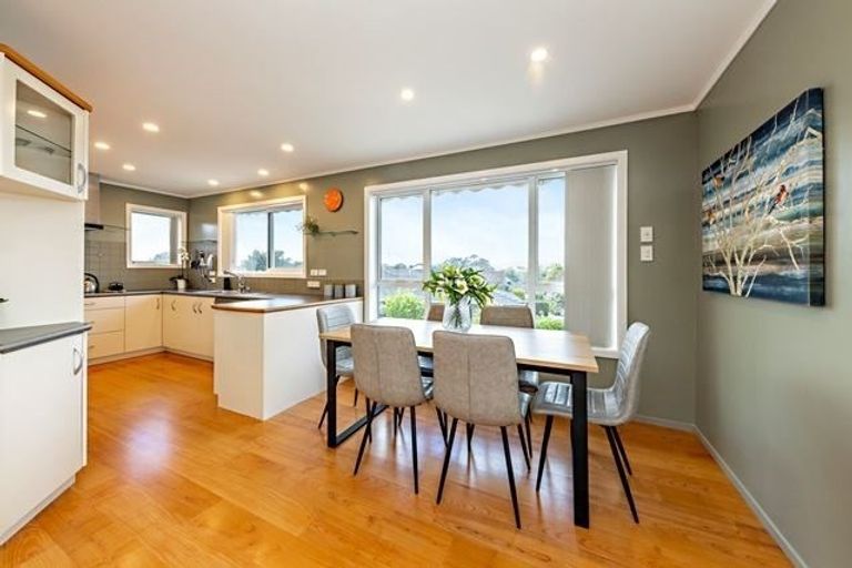 Photo of property in 10 Bothwell Place, Pahurehure, Papakura, 2113