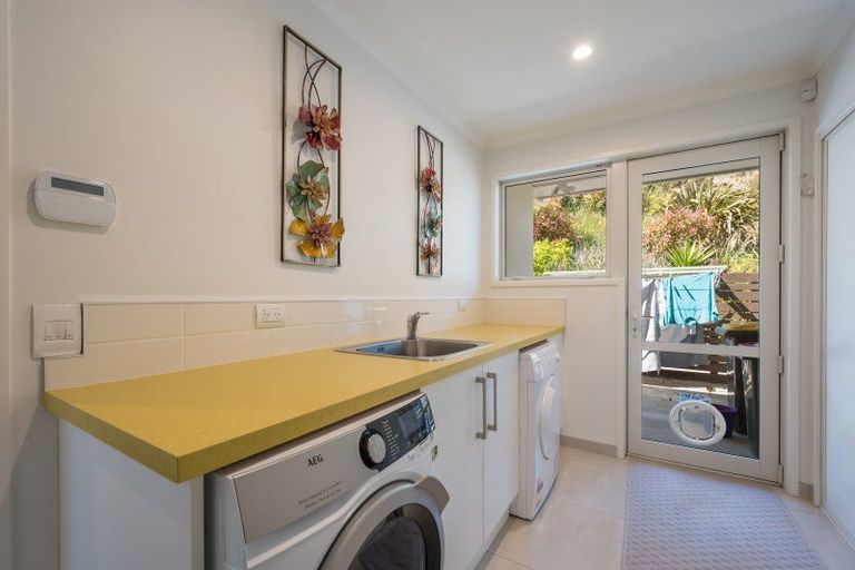 Photo of property in 23 Katania Heights, Brightwater, 7022