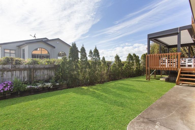 Photo of property in 2/121 Forrest Hill Road, Forrest Hill, Auckland, 0620