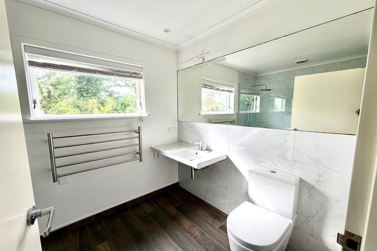 Photo of property in 23 Gill Avenue, Te Atatu Peninsula, Auckland, 0610