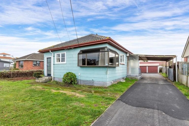 Photo of property in 17 Dunarnan Street, Avonside, Christchurch, 8061