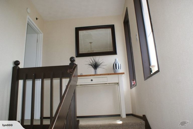 Photo of property in 20 Taupata Street, Redcliffs, Christchurch, 8081