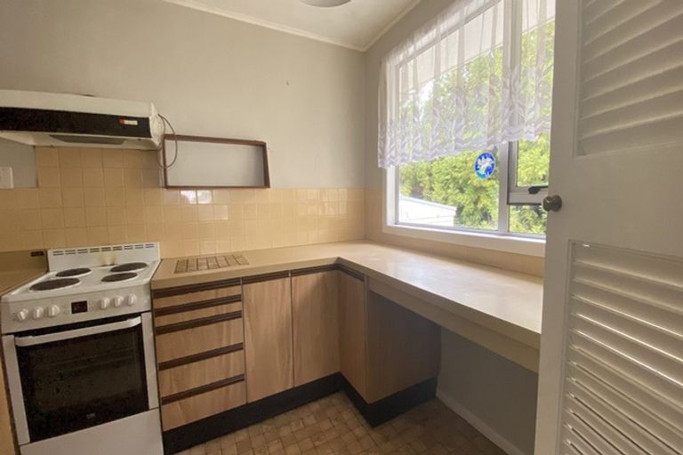 Photo of property in 26 Kirrie Avenue, Te Atatu South, Auckland, 0610