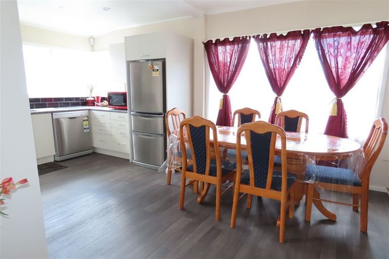 Photo of property in 95 Tiro Tiro Road, Levin, 5510