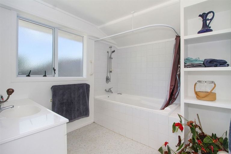 Photo of property in 80 Wharf Road, Clarks Beach, Pukekohe, 2679