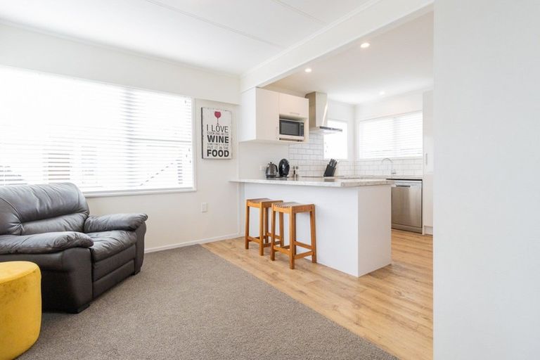 Photo of property in 6 Sutherland Crescent, Westbrook, Palmerston North, 4412