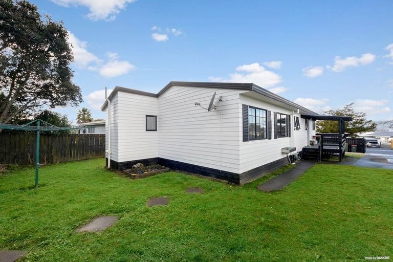 Photo of property in 9 Riserra Drive, Ranui, Auckland, 0612