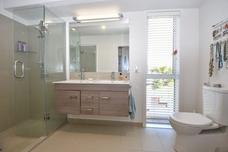 Photo of property in 5 Warrington Court, Carterton, 5713