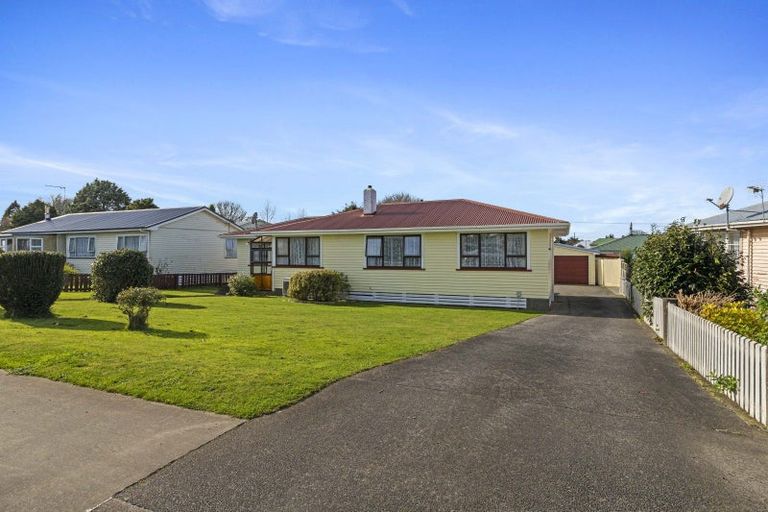 Photo of property in 82 High Street, Eltham, 4322