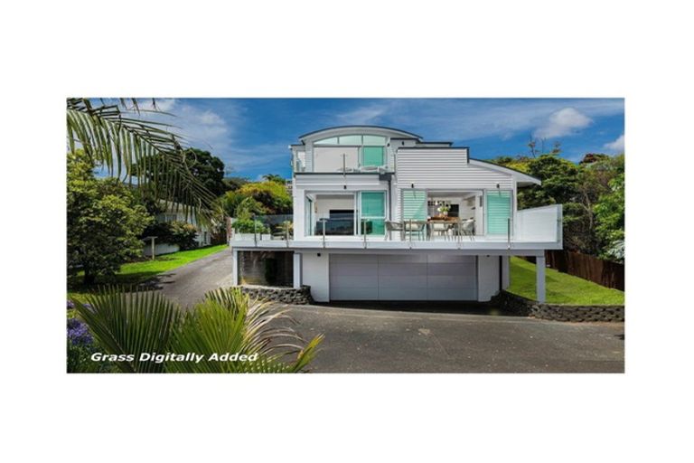 Photo of property in 1/40 Beulah Avenue, Rothesay Bay, Auckland, 0630