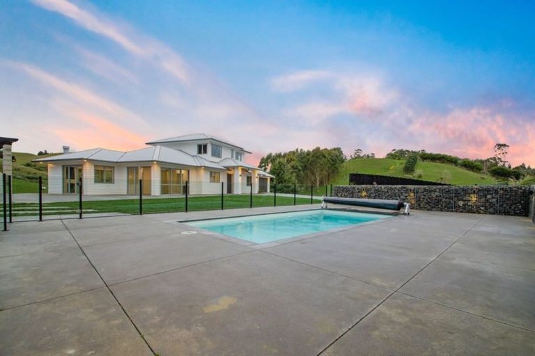 Photo of property in 193 Dunn Road, Ararimu, Drury, 2579