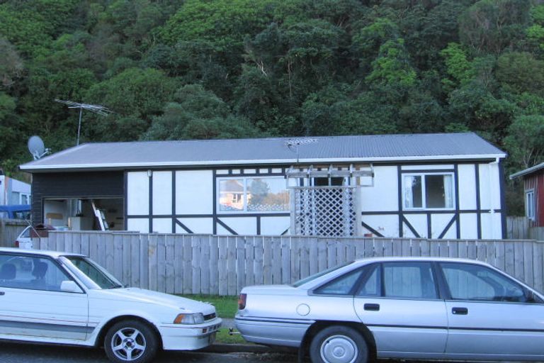 Photo of property in 100 Rangituhi Crescent, Takapuwahia, Porirua, 5022
