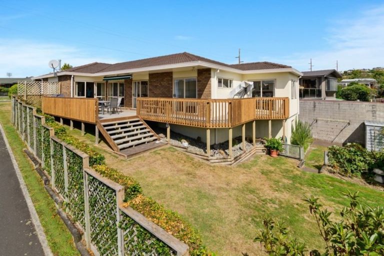Photo of property in 24 Carter Drive, Pomare, Rotorua, 3015