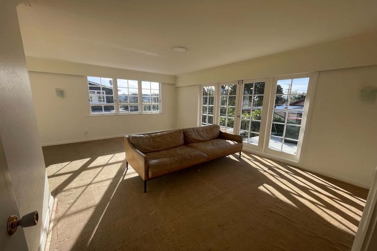 Photo of property in 2/9 Miro, Eastbourne, Lower Hutt, 5013