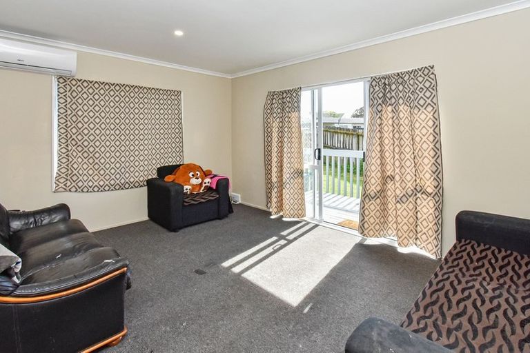 Photo of property in 1/43 Solveig Place, Randwick Park, Auckland, 2105