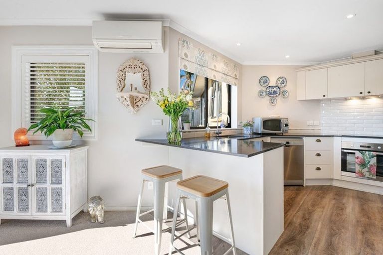 Photo of property in 15 Palm Cove, Arkles Bay, Whangaparaoa, 0932