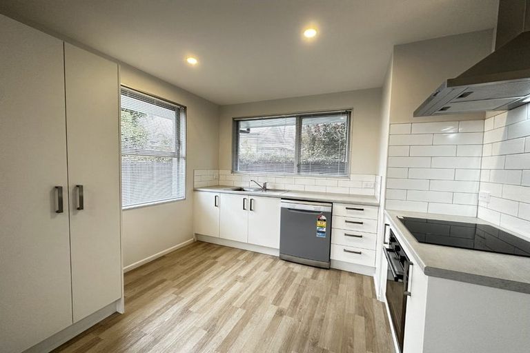 Photo of property in 2/4 Grove Road, Addington, Christchurch, 8024
