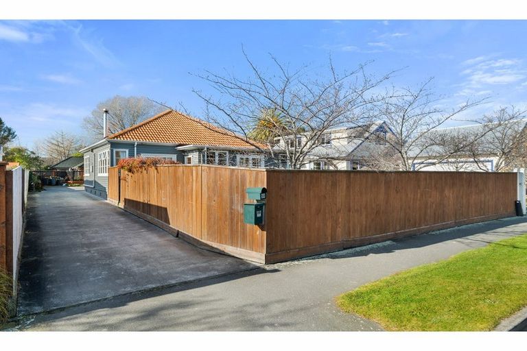 Photo of property in 1/58 Wilsons Road, Saint Martins, Christchurch, 8022