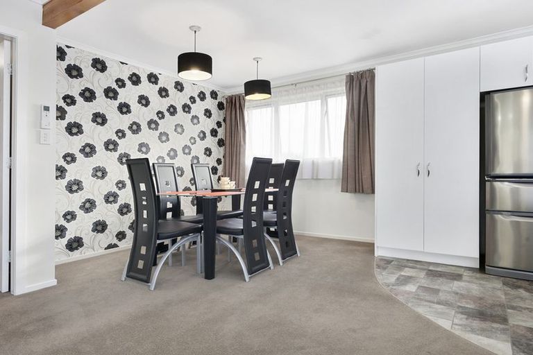 Photo of property in 51 Carlyle Street, Leamington, Cambridge, 3432