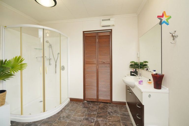 Photo of property in 220 Mill Road South, Seaward Bush, Invercargill, 9871