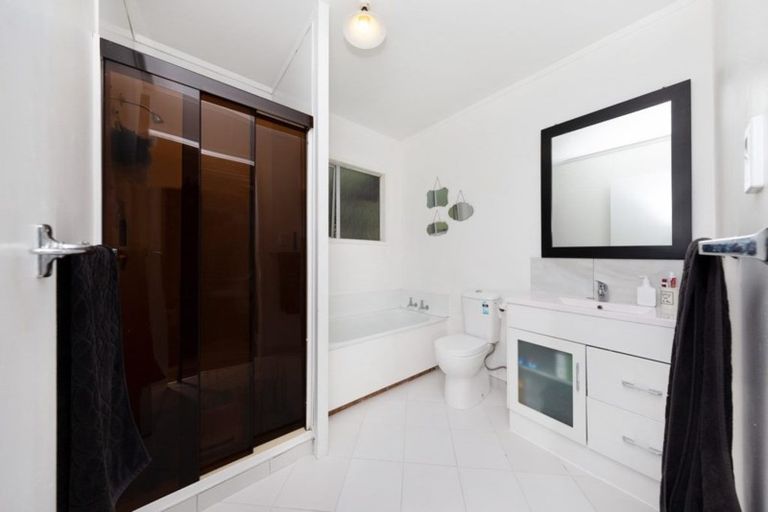 Photo of property in 1/252 Birkdale Road, Birkdale, Auckland, 0626