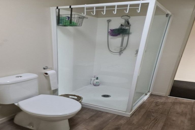 Photo of property in 24 Kuurae Crescent, Weymouth, Auckland, 2103