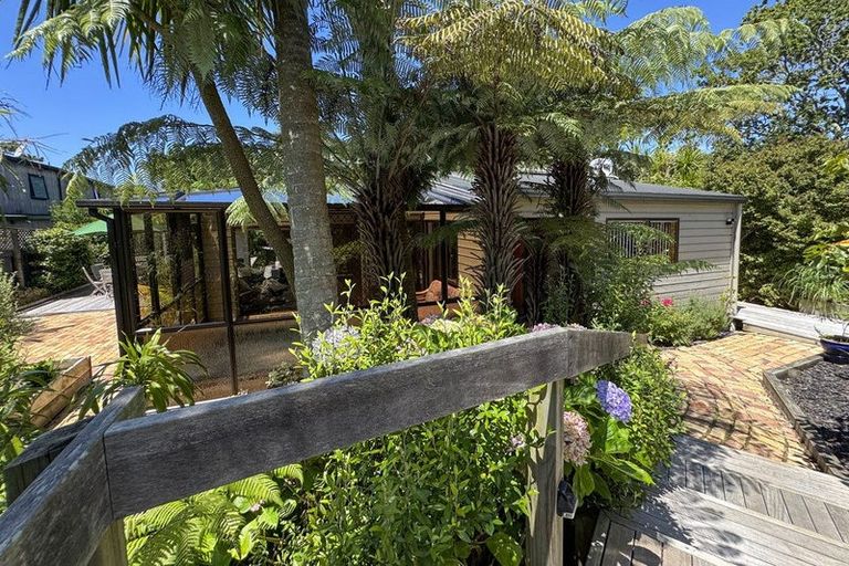 Photo of property in 89a Hebron Road, Waiake, Auckland, 0630