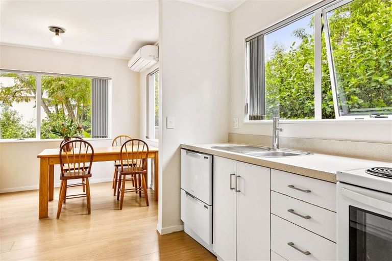 Photo of property in 12/24 Eastglen Road, Glen Eden, Auckland, 0602