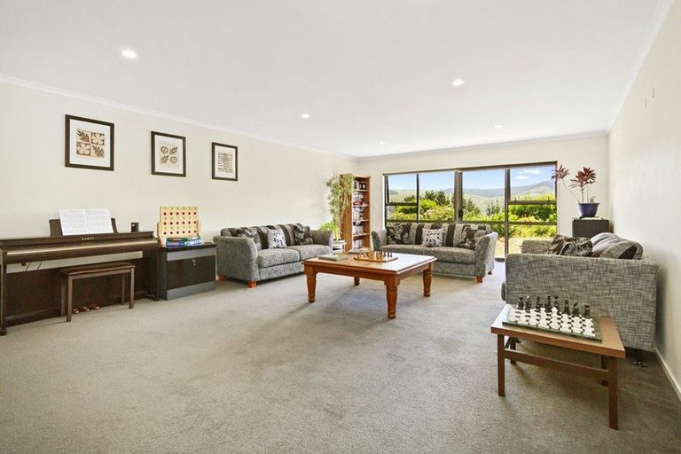 Photo of property in 50 Bing Lucas Drive, Tawa, Wellington, 5028