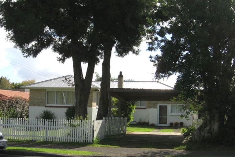 Photo of property in 1/73 Matipo Road, Te Atatu Peninsula, Auckland, 0610