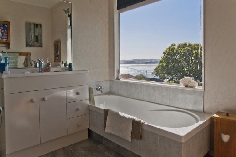 Photo of property in 1/99 Pah Road, Cockle Bay, Auckland, 2014