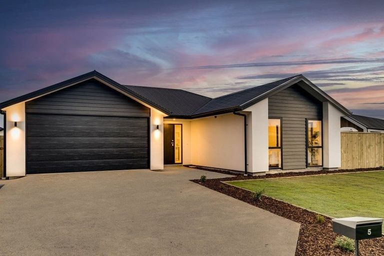 Photo of property in 5 Orchiston Way, Lincoln, 7608