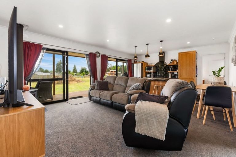 Photo of property in 10 Fryer Road, Hamurana, 3097
