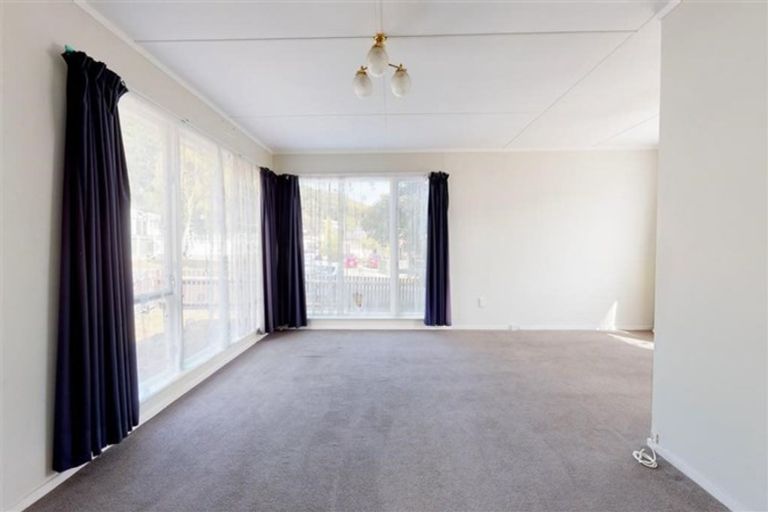 Photo of property in 15 Mitimiti Grove, Wainuiomata, Lower Hutt, 5014