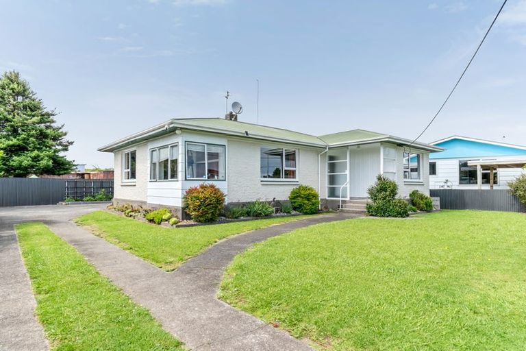 Photo of property in 13 Parris Street, Waitara, 4320