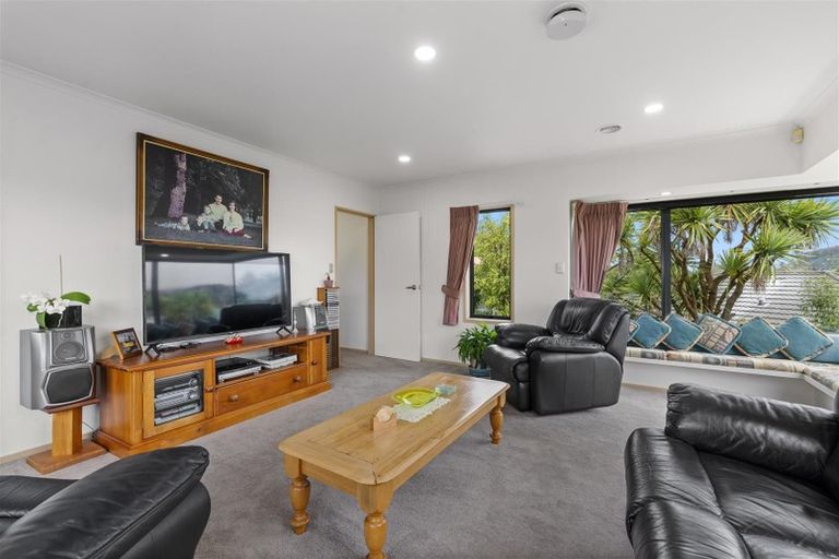 Photo of property in 24 Capricorn Place, Kawaha Point, Rotorua, 3010