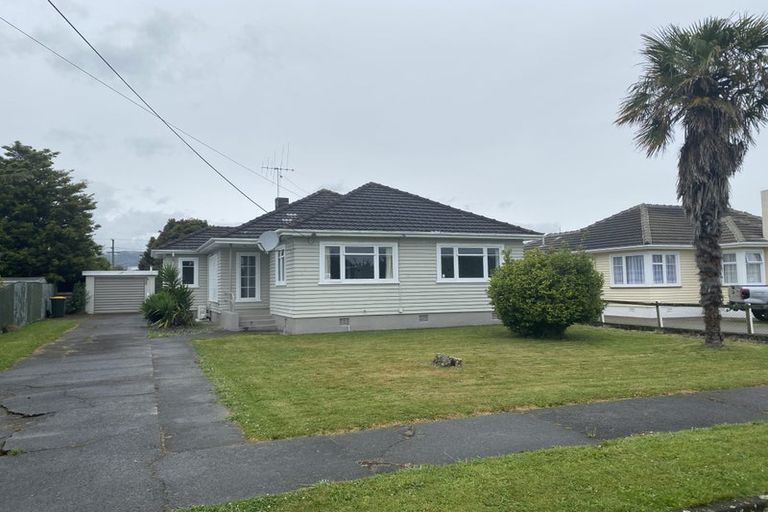 Photo of property in 42 Bowen Street, Levin, 5510